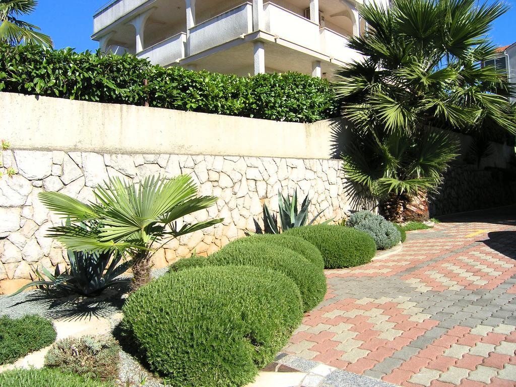 Apartments Kristina クルク エクステリア 写真